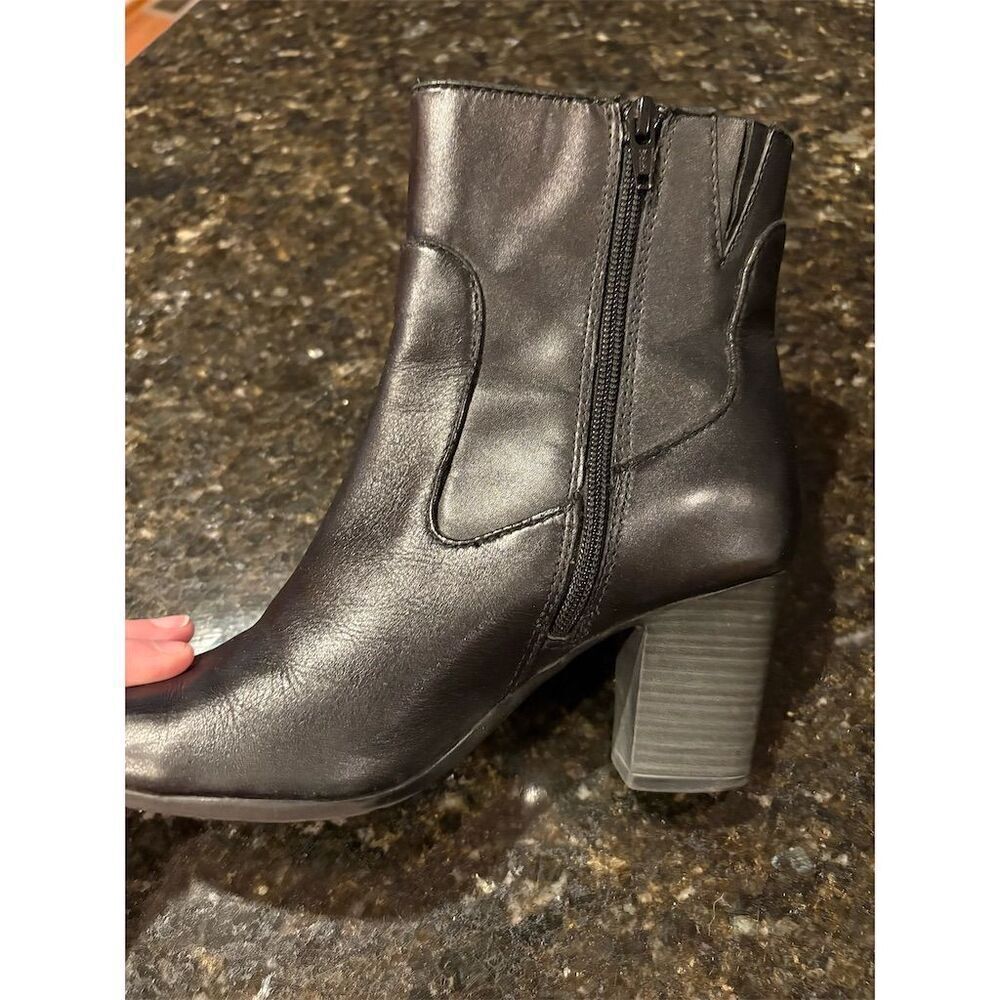 Clark’s Women's Black Ankle Boots Size 8M 3" Heel Casual Zip - Picture 6 of 11